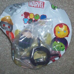 Marvel Vinyl Tsum Tsum 205 Hawkeye Figure With Matching Mystery Mini Accessory